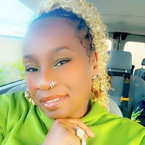 Meet your Posher, Tonisha